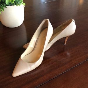 Michael Kors Nude Pumps